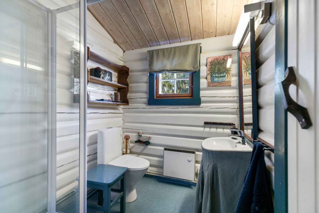 Luxury Bathroom Trailer