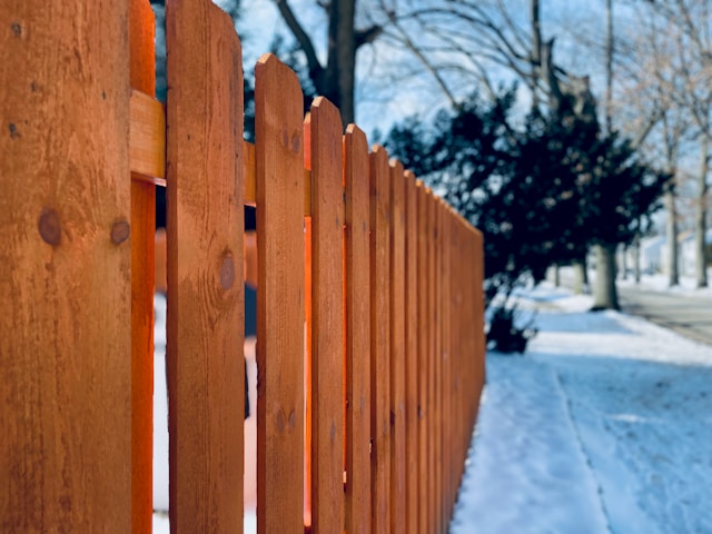 How much does a 6-foot privacy fence cost per Foot?